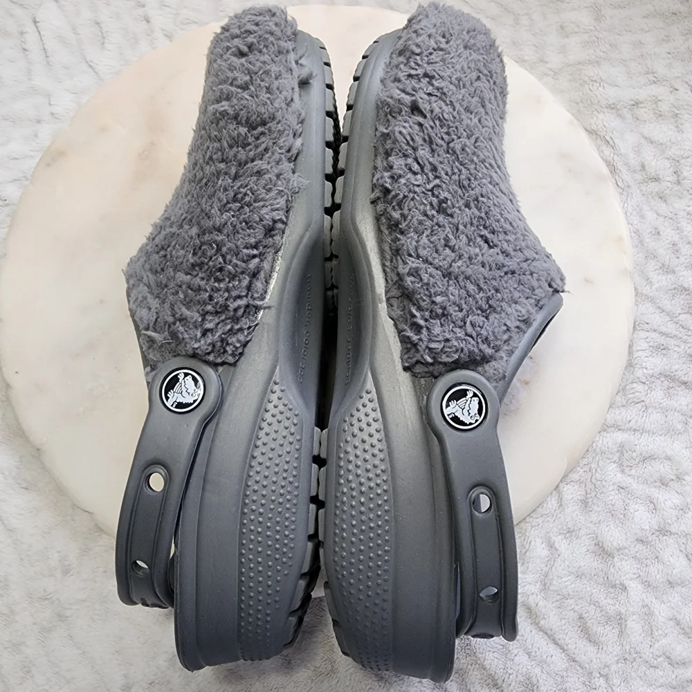 Crocs Classic Fuzz Mania Unisex Faux Fur Clogs Size Men's 9 Women's 11 Grey - Picture 6 of 11